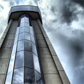 Dies ist der Glockenturm des "Sanktuarium der Barmherrzigkeit Gottes" in Krakau, von hinten.